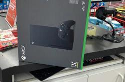 xbox series x也将兼容所有xbox游戏,过去主机的游戏将会在xbox