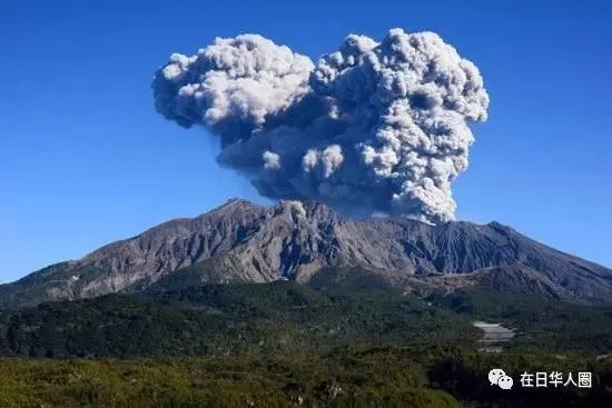 日本樱岛火山喷发，惊人的壮丽与潜在的危险