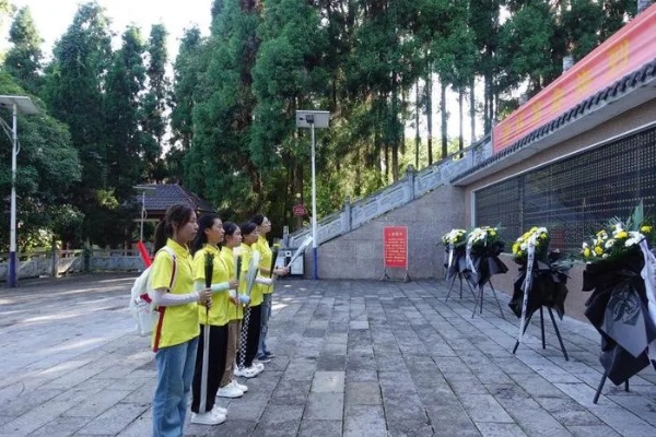 现役武警与烈士父亲隔空对话，传承的信仰与使命