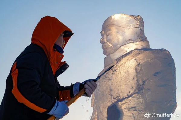 哈尔滨冰马俑遭遇光头事件，一次意外引发的思考