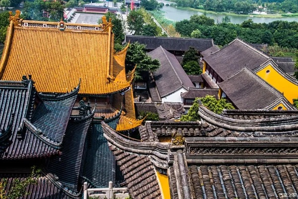 探索金山寺，一座历史悠久的佛教圣地